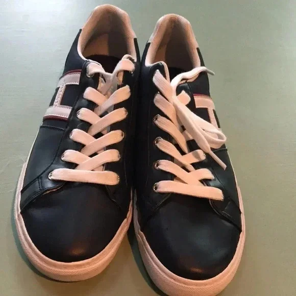 Tommy Hilfiger low top sneakers Blue w/ red white accents Women’s size 10 - Picture 3 of 8